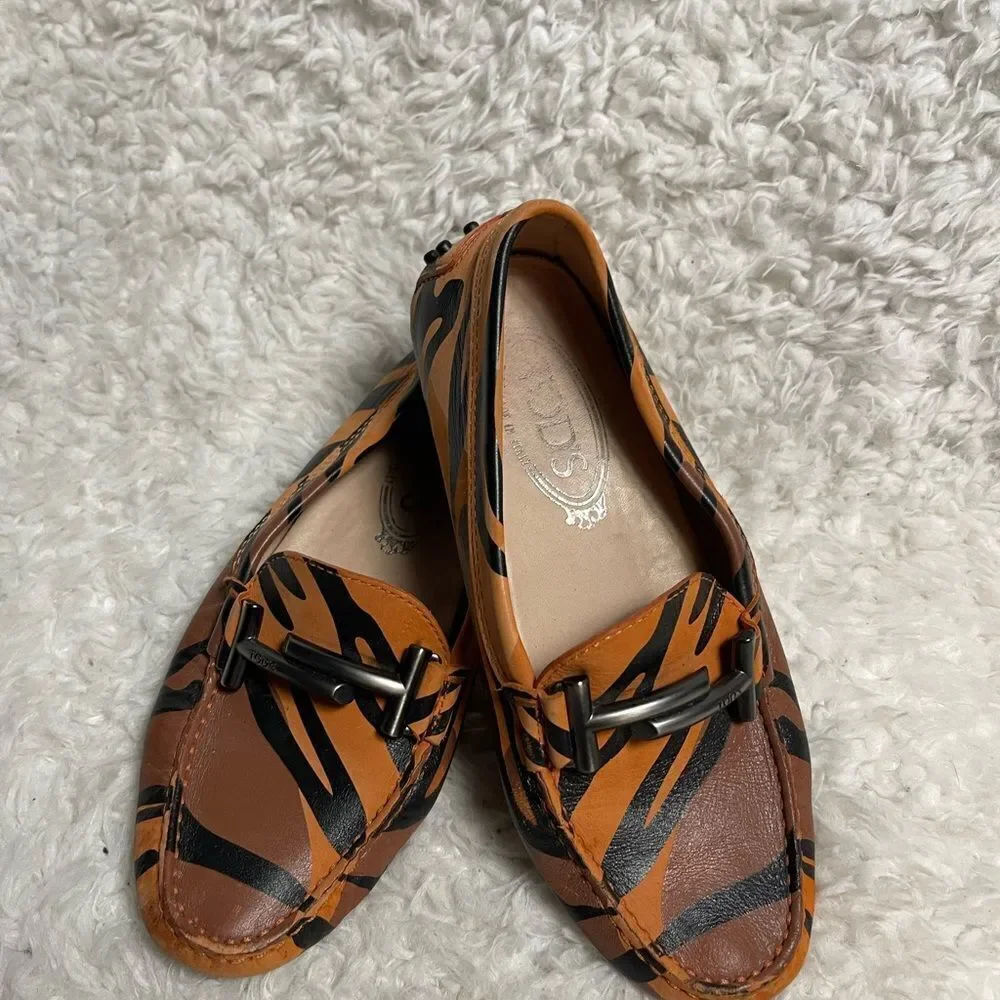 Tod’s Military print leather loafers Brown,black & orange  metal Double T SZ4.5